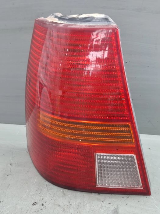 Lampa / Tripla stop stanga pe aripa - Volkswagen VW Golf 2001