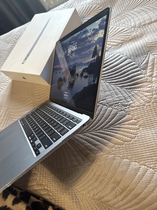 MACBOOK AIR M1, 256/8 gb