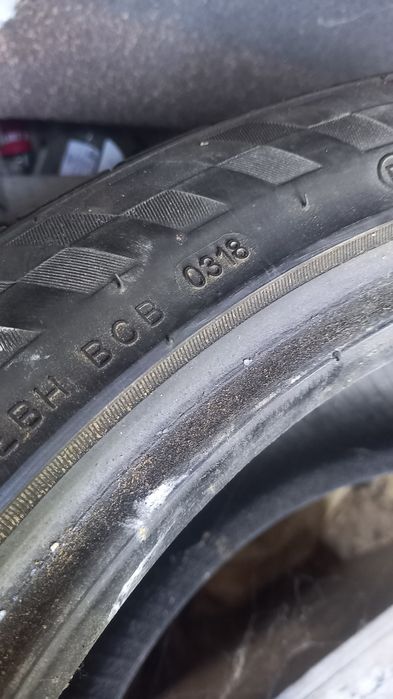 4бр. гуми 235 45 17,  две Fulda и две Black lion