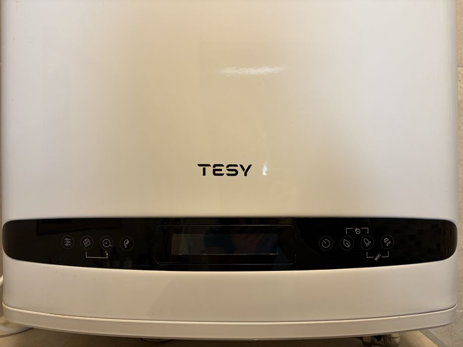 TESY BelliSlimo 80 л, 2200 W — за ремонт / части, повредена платка