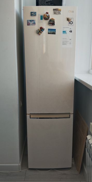 Холодильник LG, в хорошем состоянии