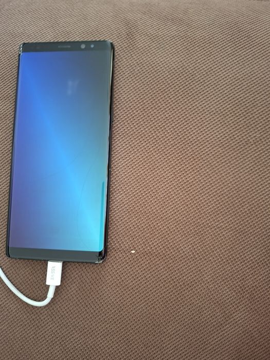 Samsung Galaxy Note 8 cu pen