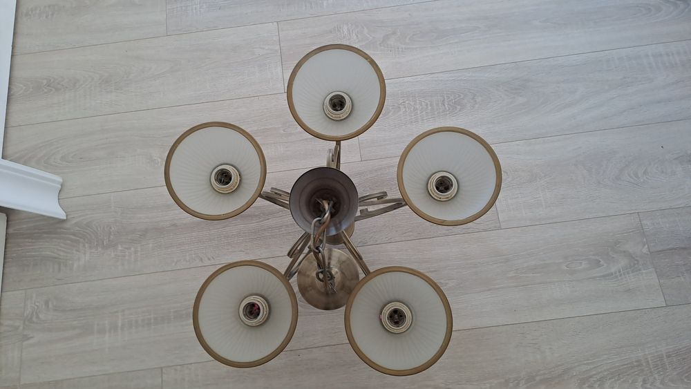 СРОЧНО ПРОДАМ!!Продам кованную люстру