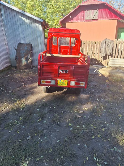 Triciclu electric cu cabina