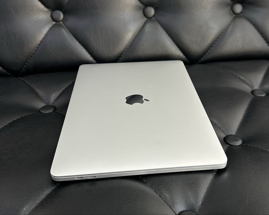 Apple MacBook Pro M1 2020 года в идеальном состояние