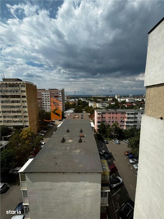 Apartament 3 camere cf 1 semidecomandat  zona Unirii Sud
