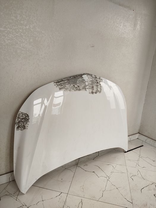 Malibu primer kapot holati alo ozgina petno tushadigan yeri bor