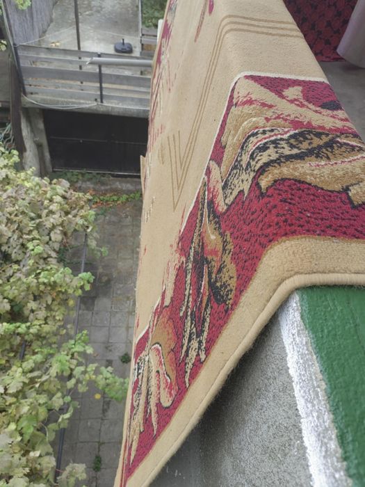 Продавам килим 2.84 м.  на 3.27 м.