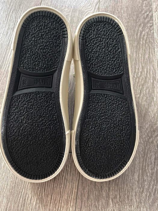 Нови детски обувки кецове ZARA Зара с мики маус 28 номер