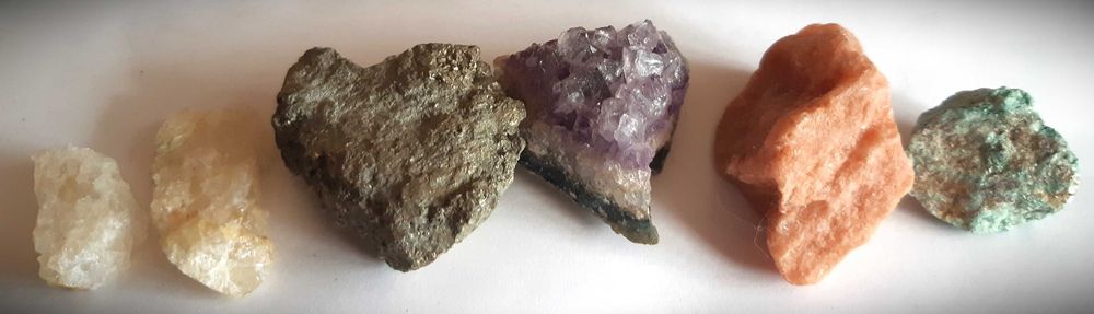 2 fântâni decorative, artizanale, vechi + pietre semiprețioase