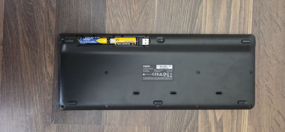 Продавам безжична клавиатура Rapoo K2600 с вграден тъчпад.