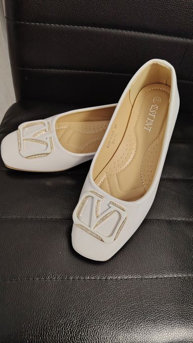 Pantofi albi, marime 40