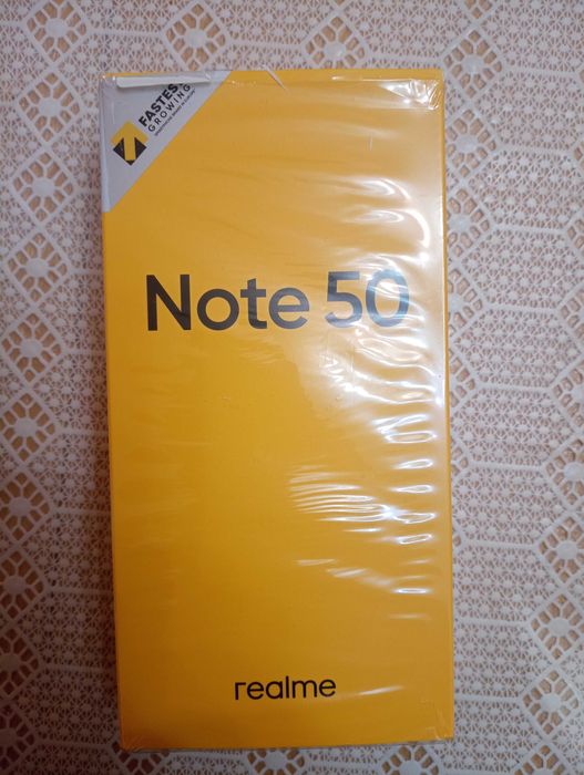 Продавам чисто нов телефон realme Note50,със залепен протектор,с гръб.