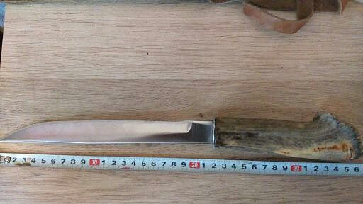 Ловен нож с рогова дръжка