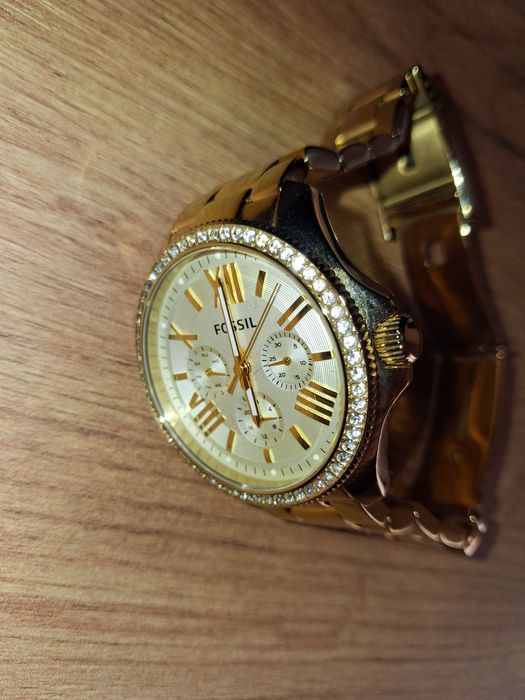 Часовник FOSSIL , почти нов