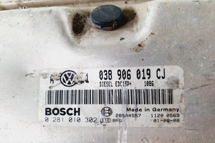 Calculator motor ecu 1.9 tdi auy ajm 038906019cj Audi A3 8L seria