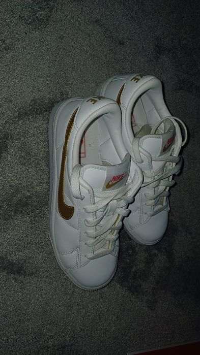 Adidași fete Nike