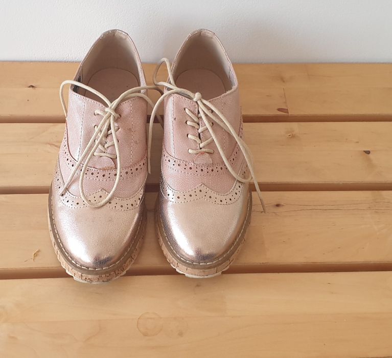 Дамски обувки с коркова подметка