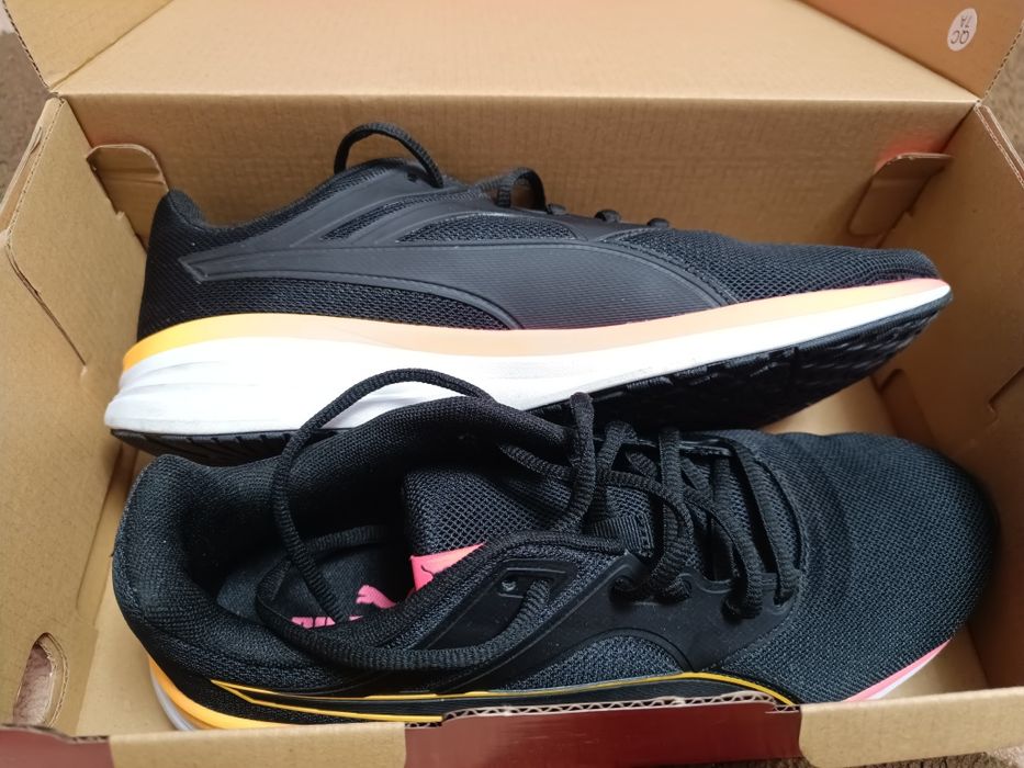 Vând adidași puma mărime 40.5