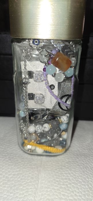 Мистериозен буркан с бижута (лот бижута)