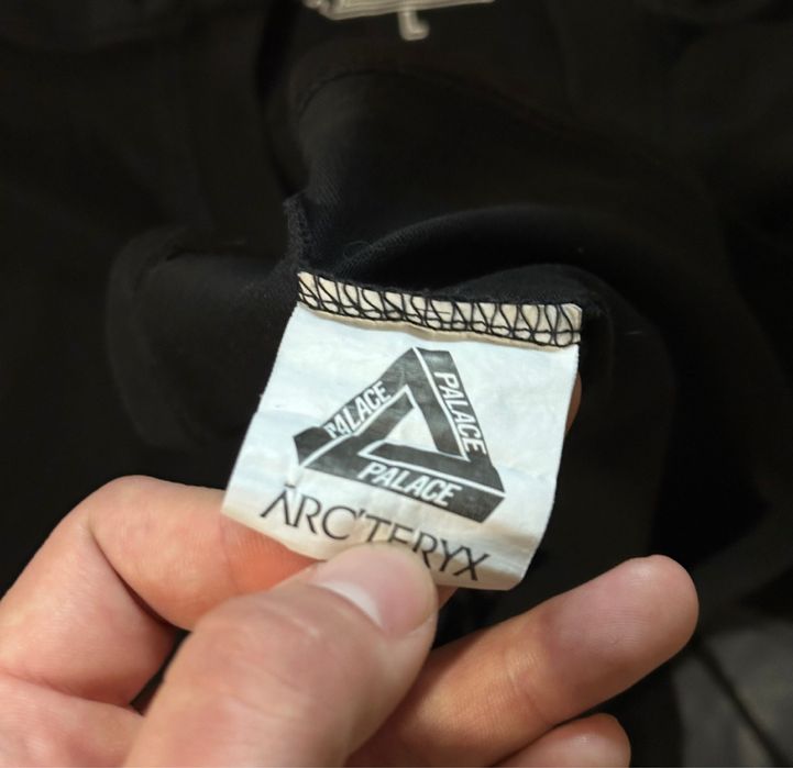 Palace x Arcteryx Тениска