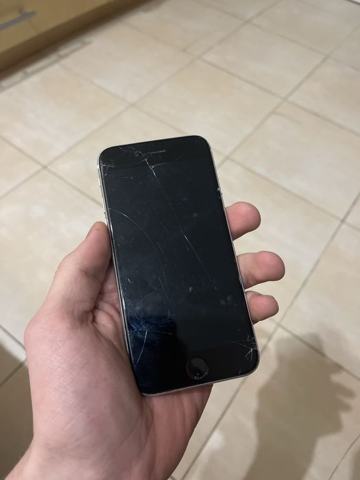 Айфон 12 + допом отдам се