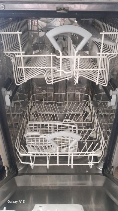 Продам посудомоечную машину