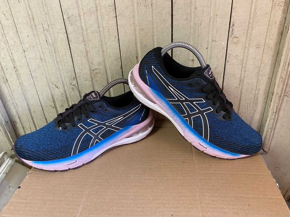 ''Asics GT-2000 10''оригинални маратонки  38.5 номер.