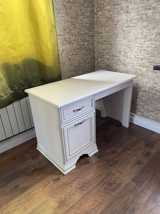 Срочно продаю Спальный гарнитур.