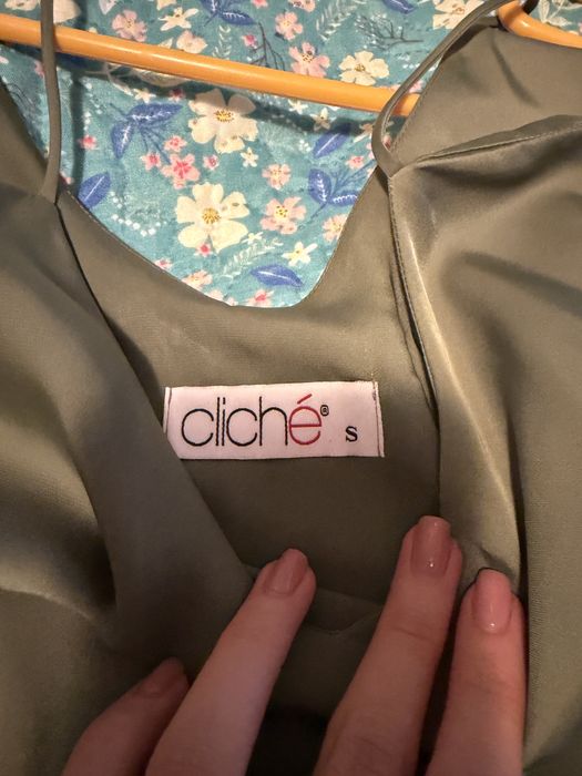 Cliche- зелена рокля