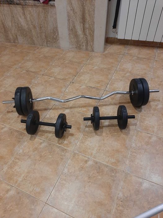 Комплек от дъмбели и щанга