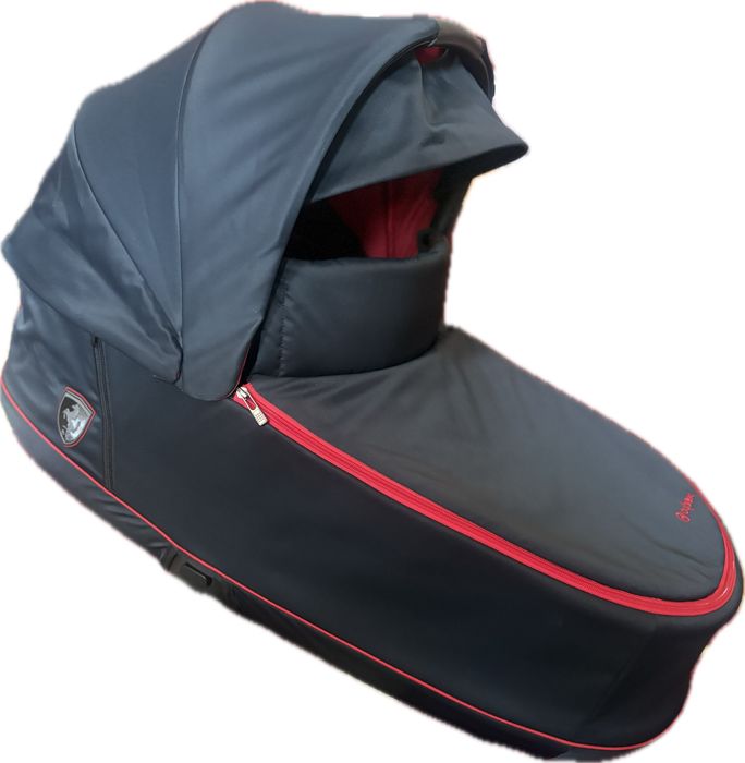 Кош за новородено Cybex Priam 3 Lux Ferrari Victory Black
