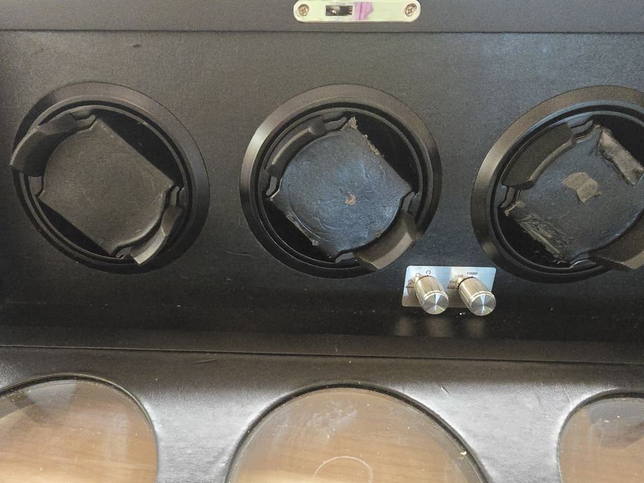 Кутия / навивачка за 3 часовника