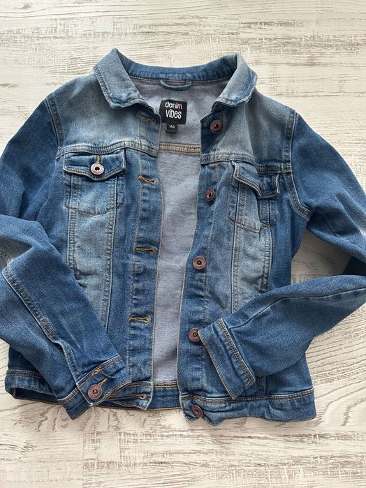 Продавам детски якета