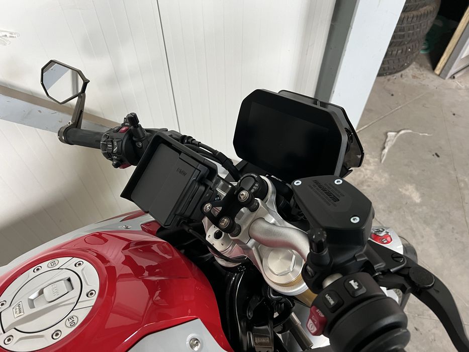 Motocicleta Bmw F900R