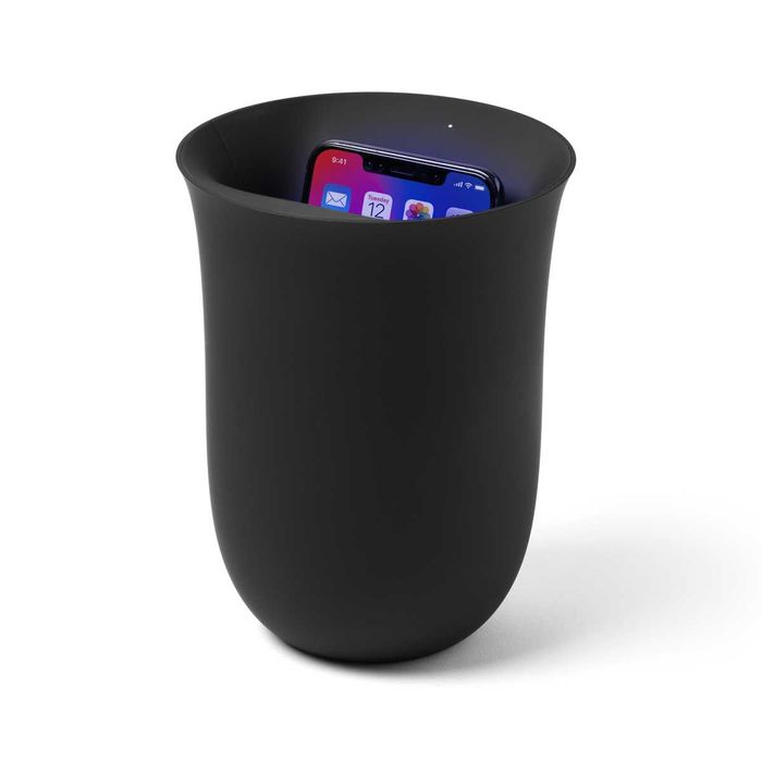Lexon oblio Wireless charging station with built-in UV sanitizer