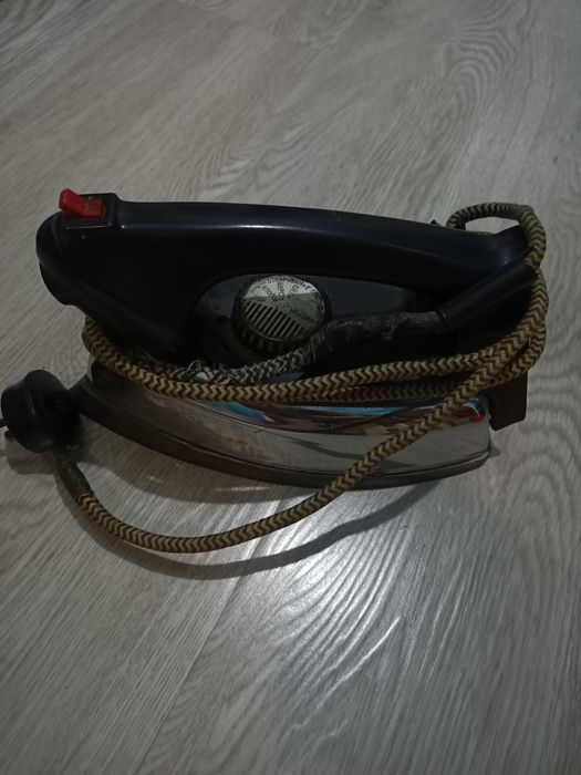 Советский  утюг.