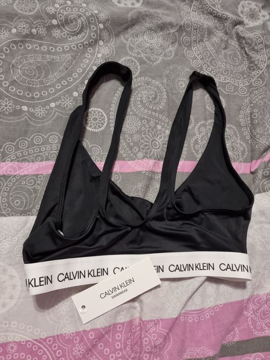 Сутиен и спортно горнище на calvin klein