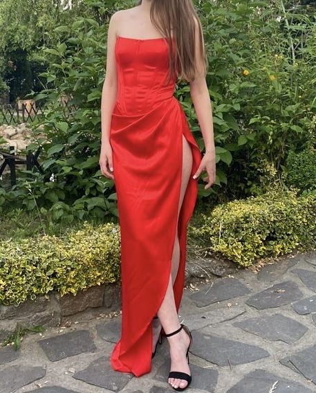 Rochie rosie eleganta