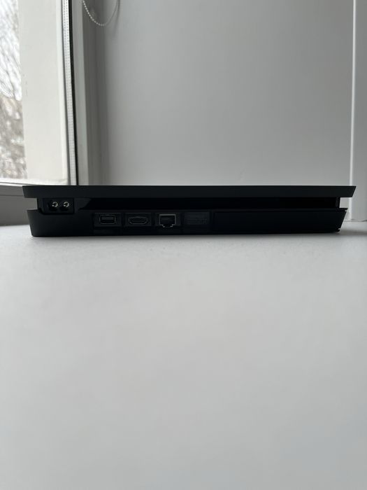 Продам PlayStation 4