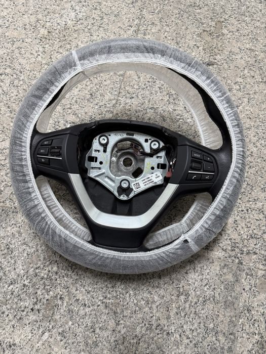 Volan bmw x3 f25 fabr 2016, potriveste pe f10 sau seria3x5 stare nou