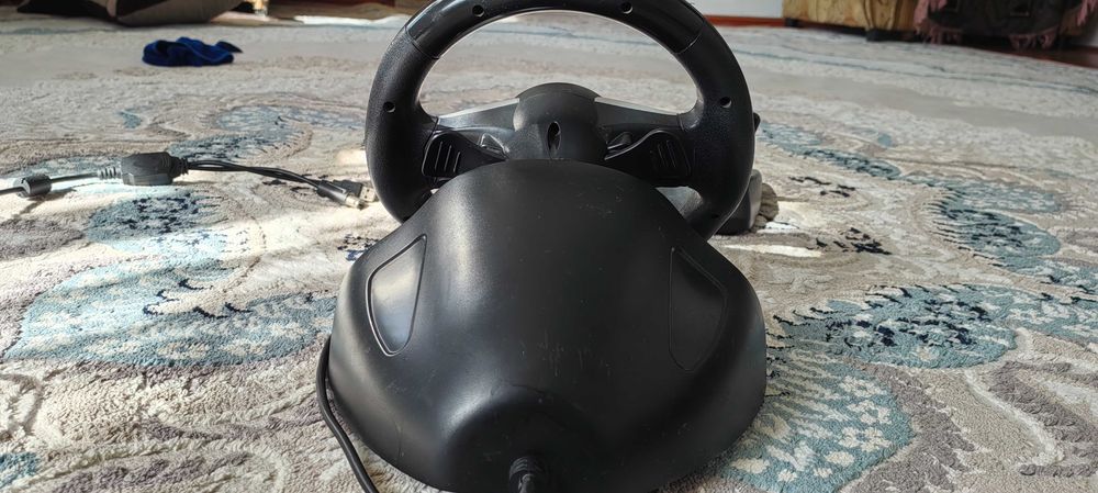 Игровой руль Genius