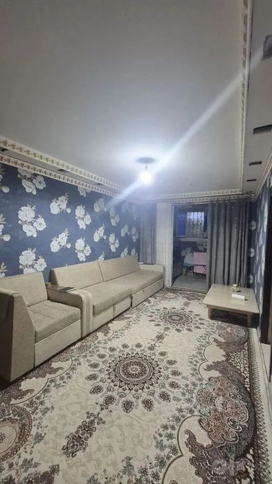 Урганч шахри марказида яшашга тайёр 2 хонали квартира уй жихозлари бил