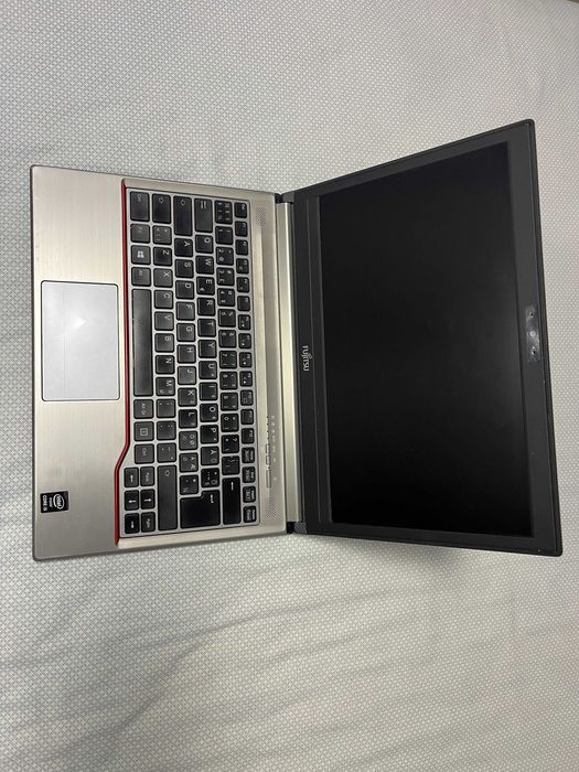 Fujitsu Lifebook E734, 13.3", i5-4300M, 8GB RAM, 180 GB SSD, Камера