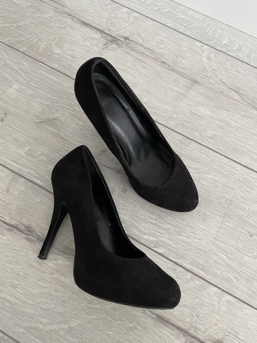 Pantofi negri cu toc