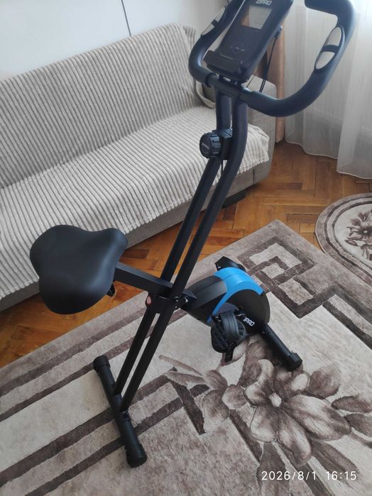Bicicleta fitness Zipro Future X, Volanta 4.5kg, Greutate max 110 kg, 8 nivele, cu afisaj dist , puls , kcal, pliabil