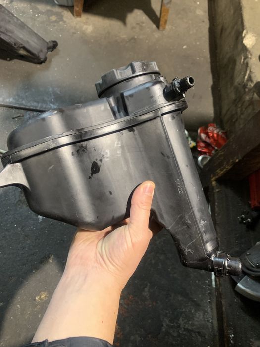 Казанче антифриз  за bmw e87