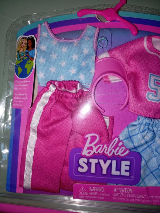 Дрехи за кукла Barbie. Mattel.