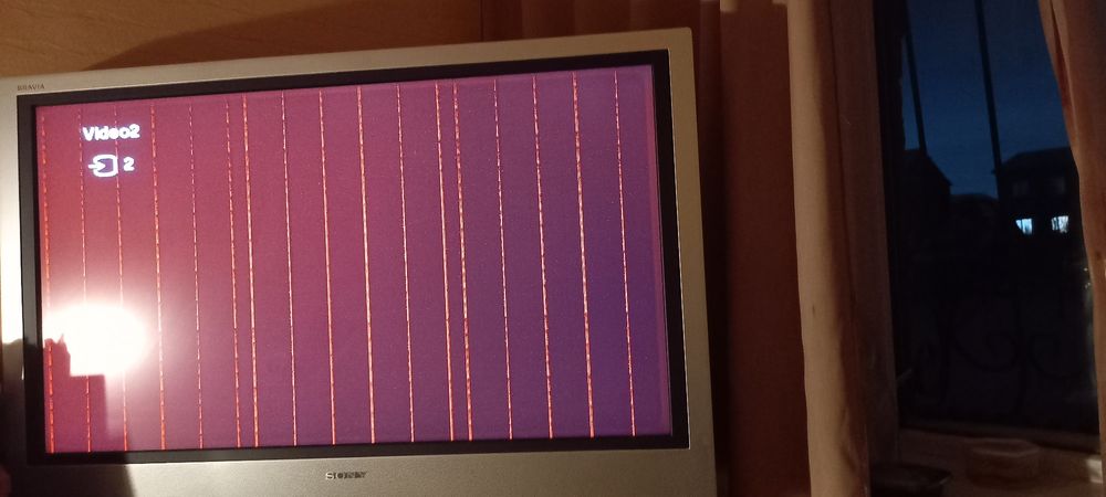 Продаю жк телевизор