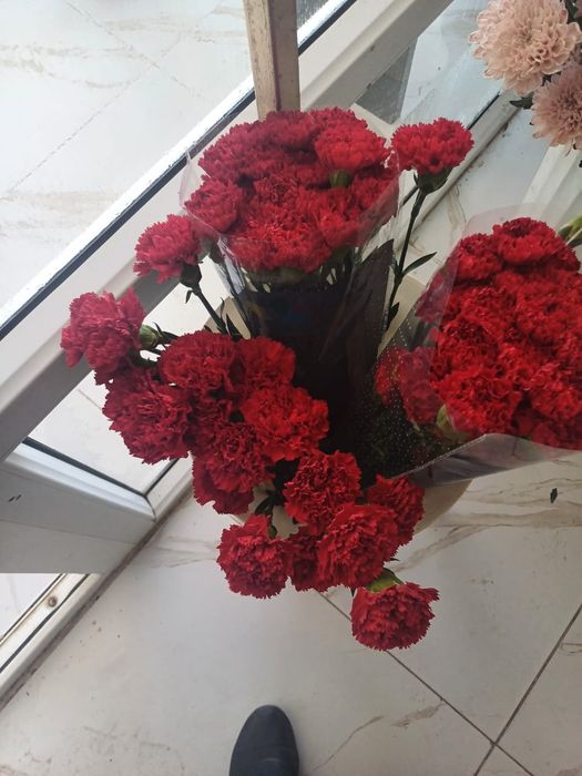 Розы, гвоздики букет